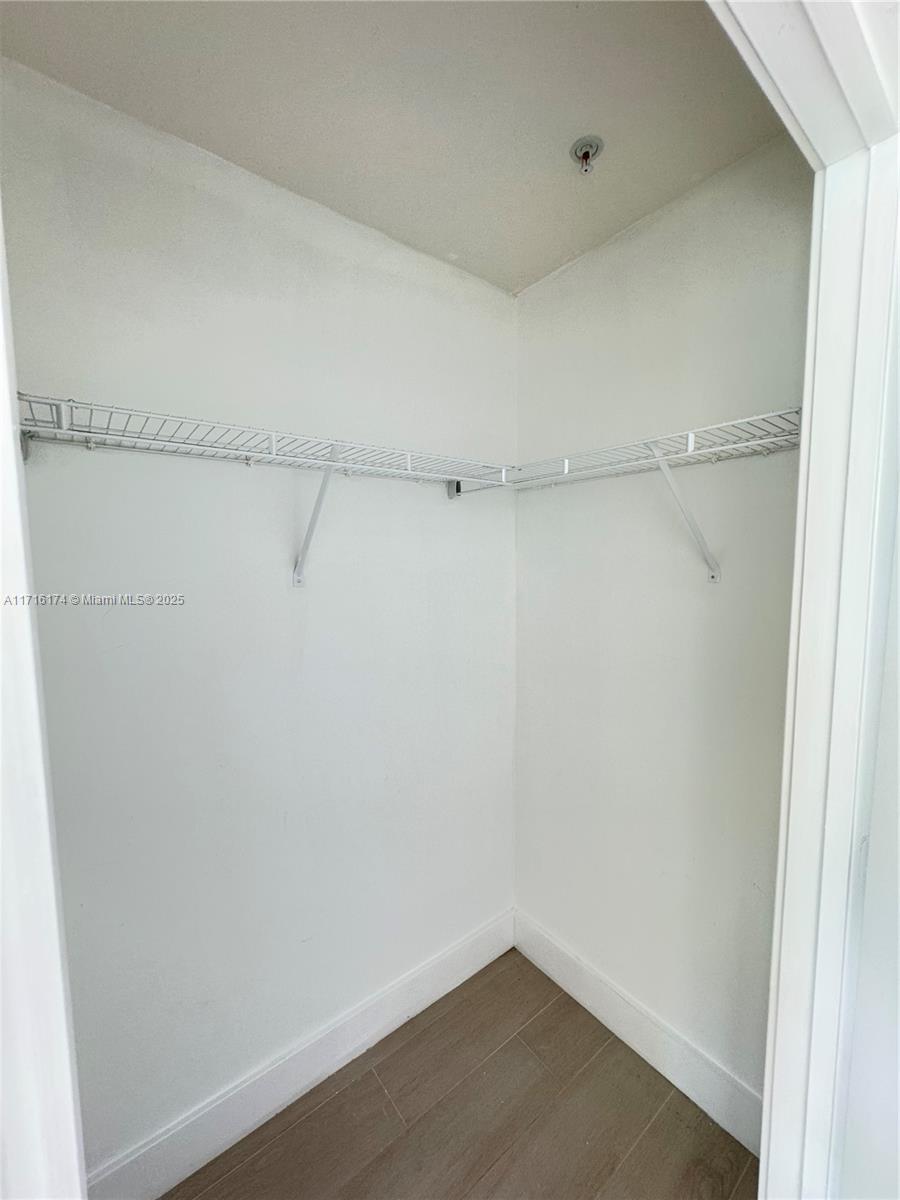 79 SW 12th St Unit: 1702-S