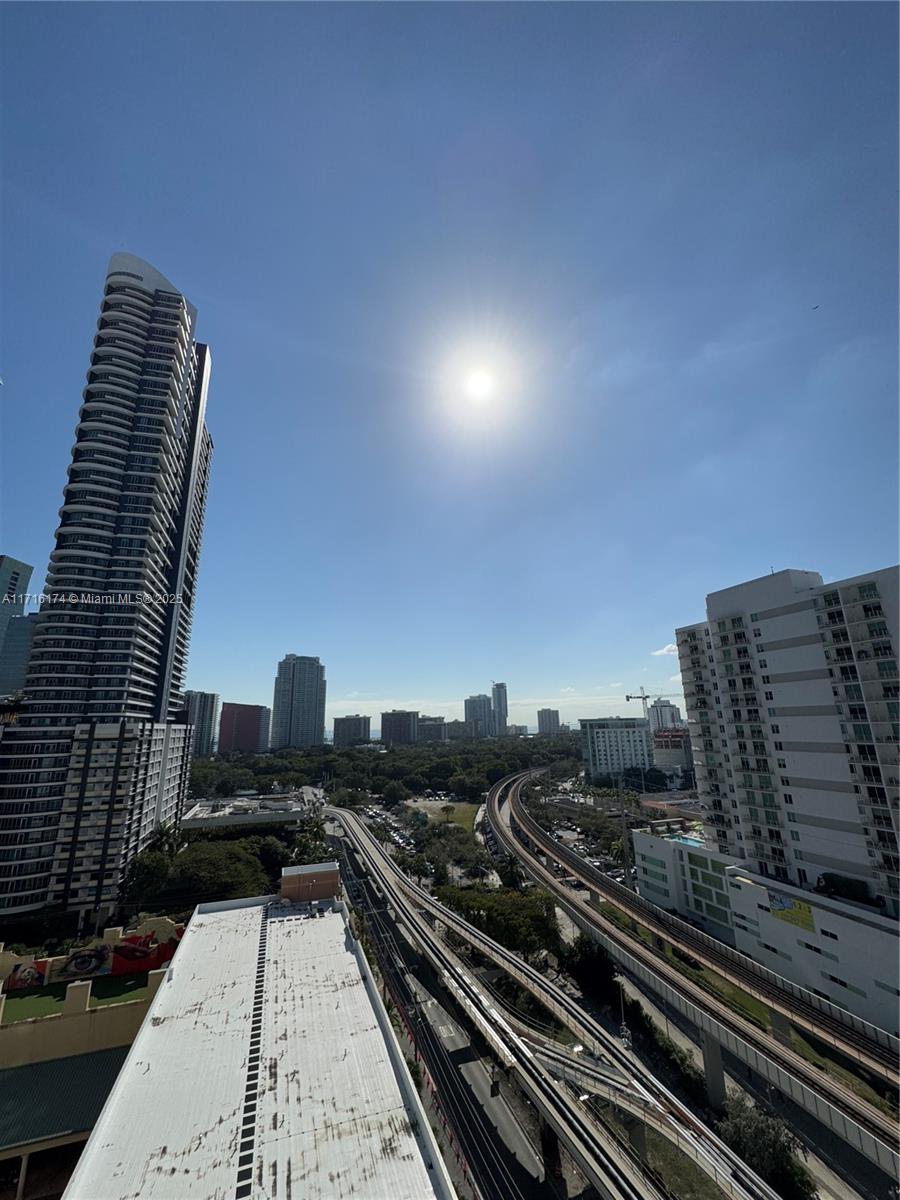 79 SW 12th St Unit: 1702-S