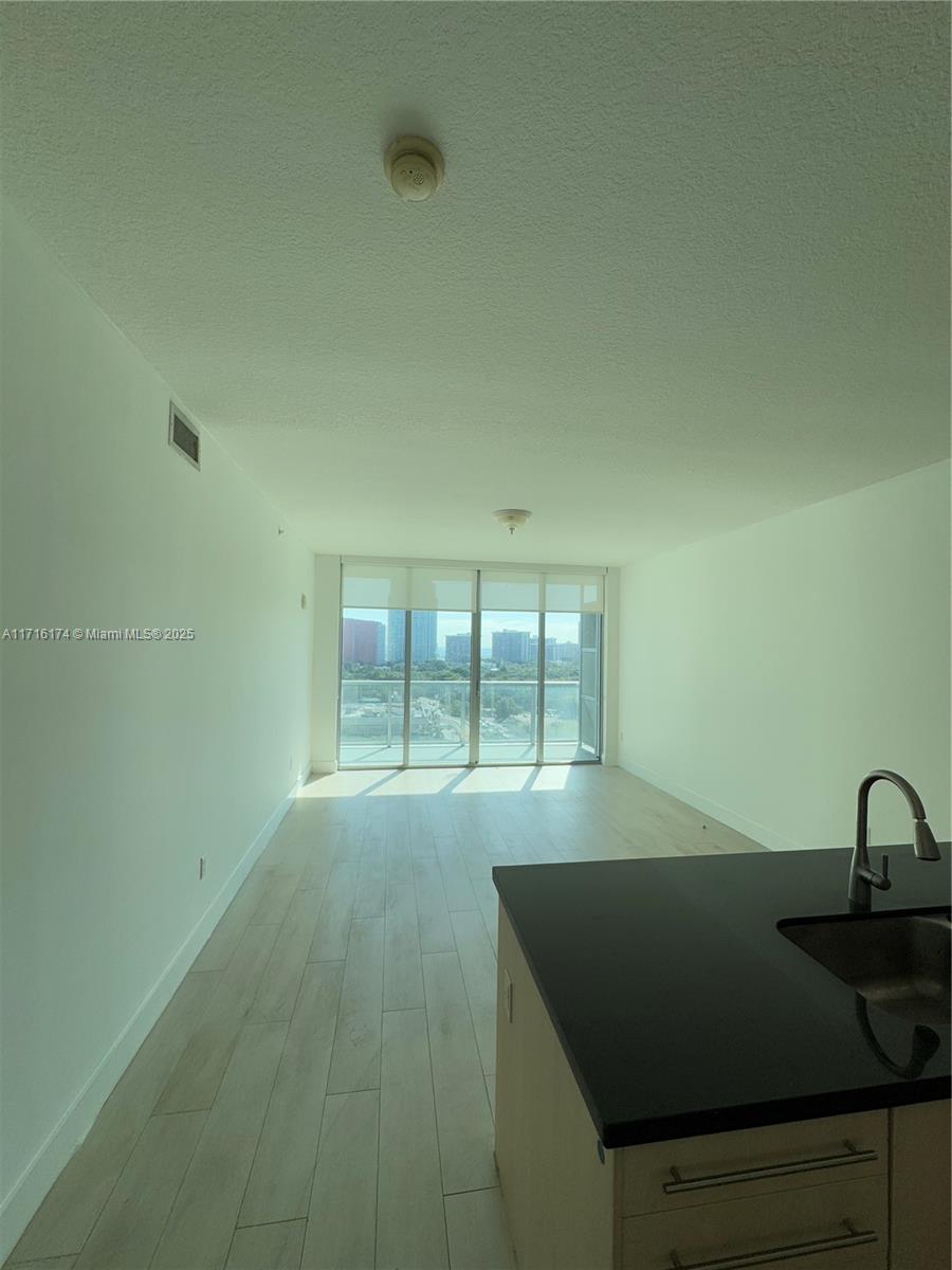 79 SW 12th St Unit: 1702-S