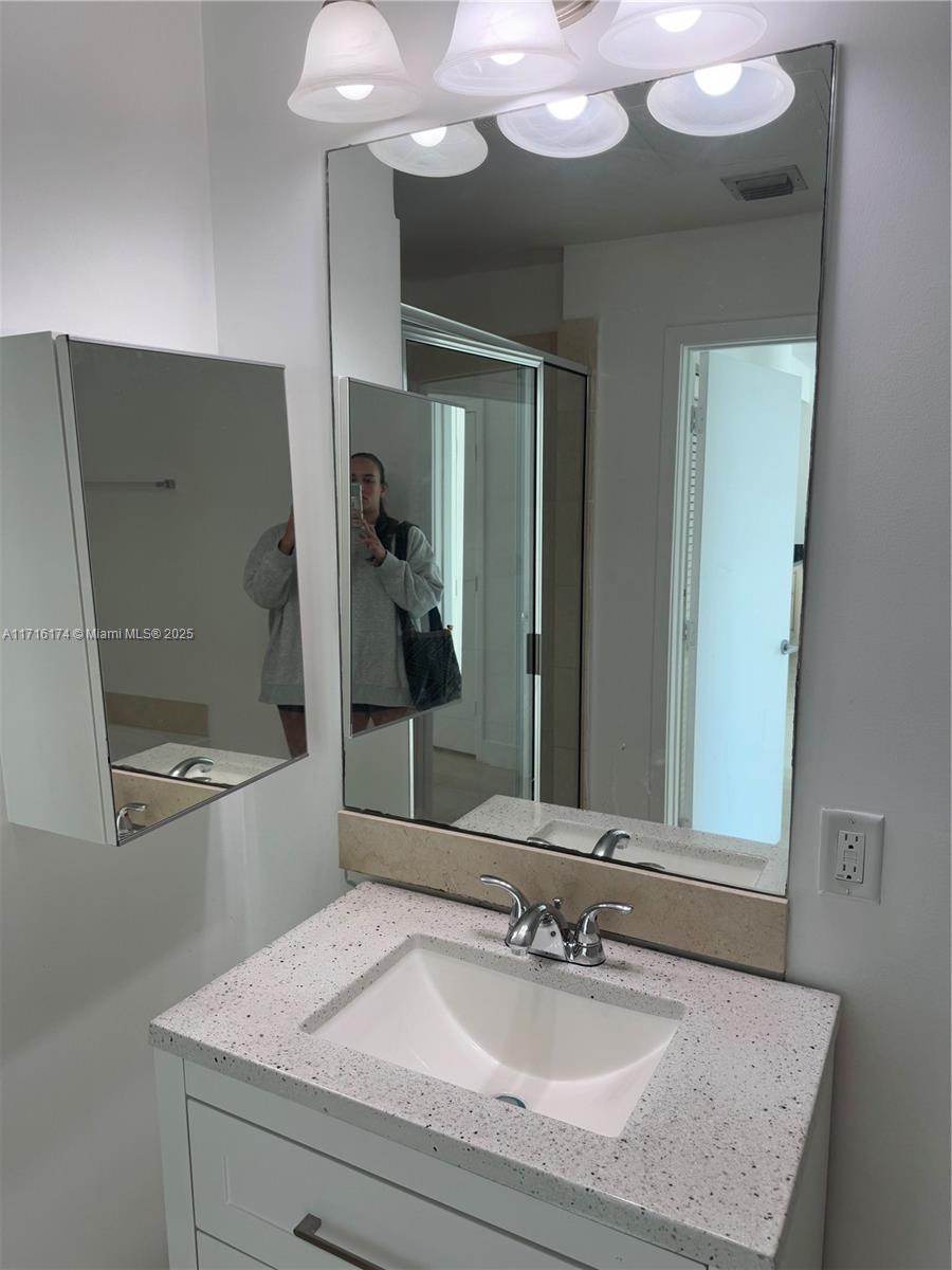 79 SW 12th St Unit: 1702-S