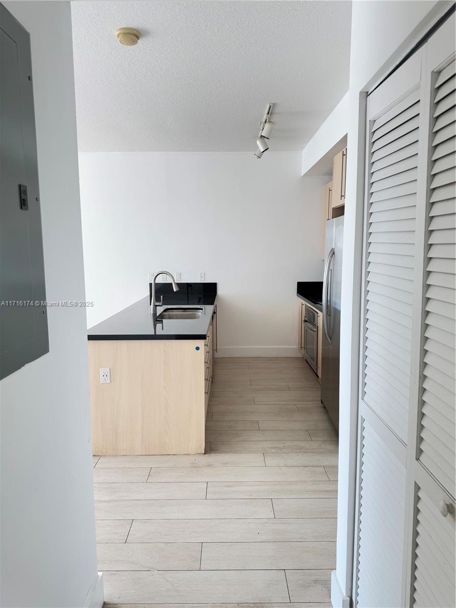 79 SW 12th St Unit: 1702-S