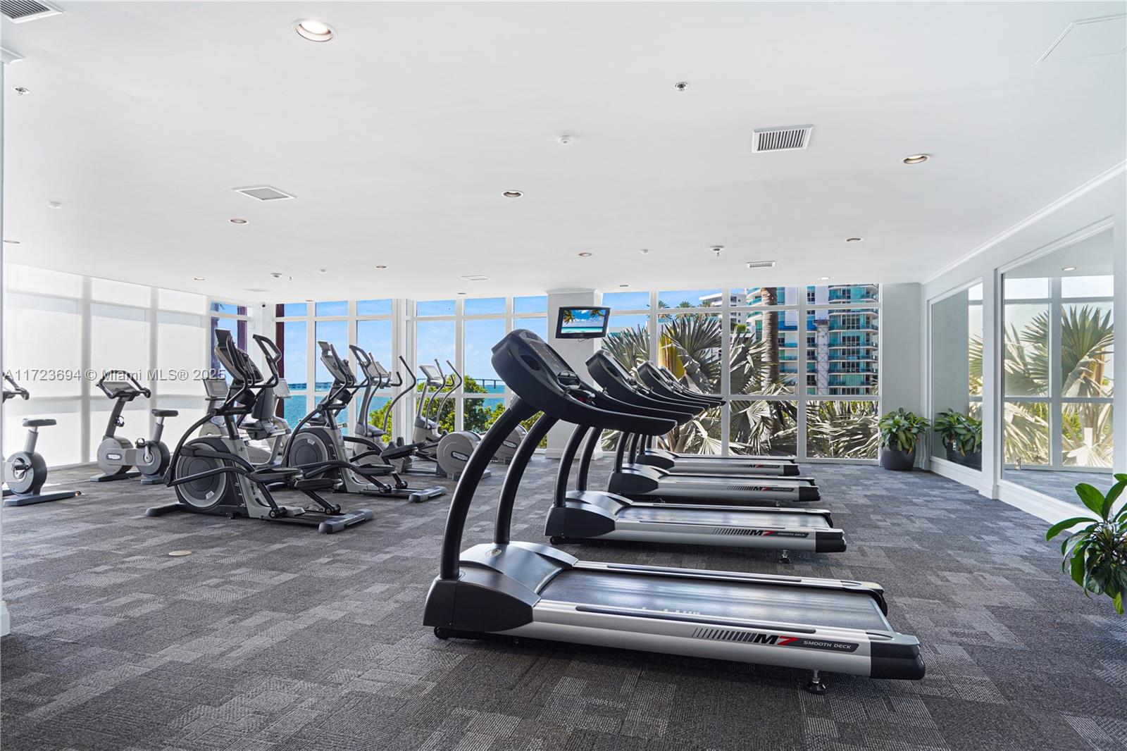 1155 Brickell Bay Dr # 704