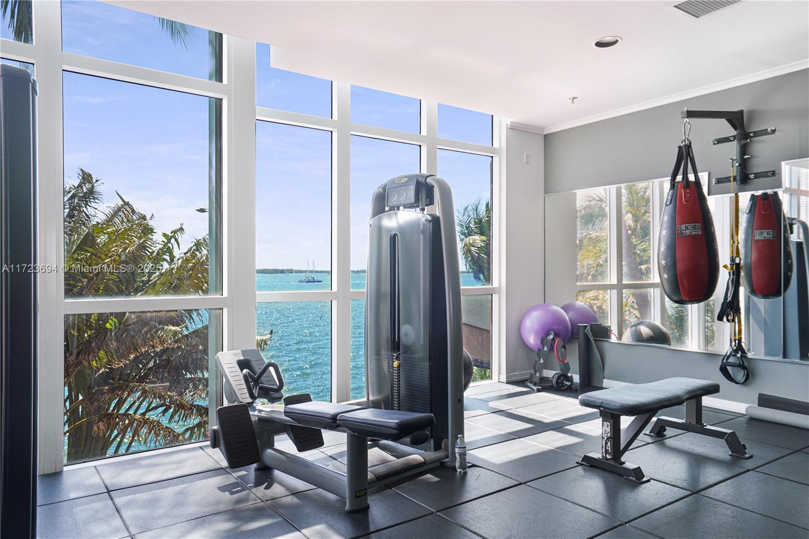 1155 Brickell Bay Dr # 704