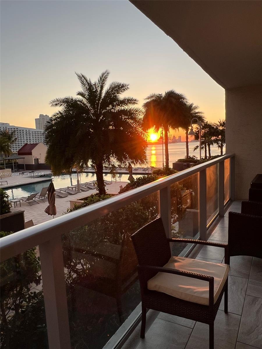 1155 Brickell Bay Dr # 704