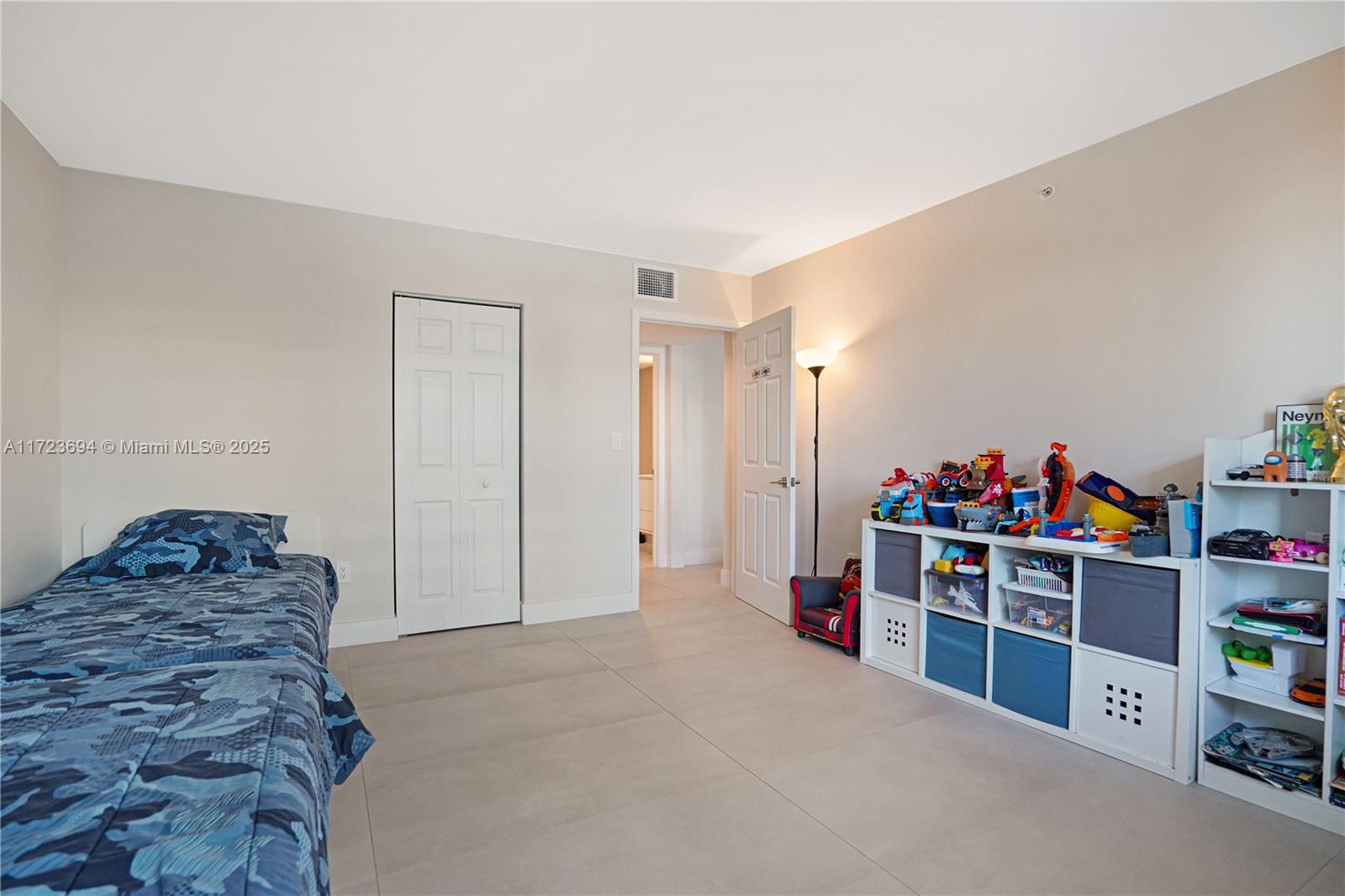 1155 Brickell Bay Dr # 704