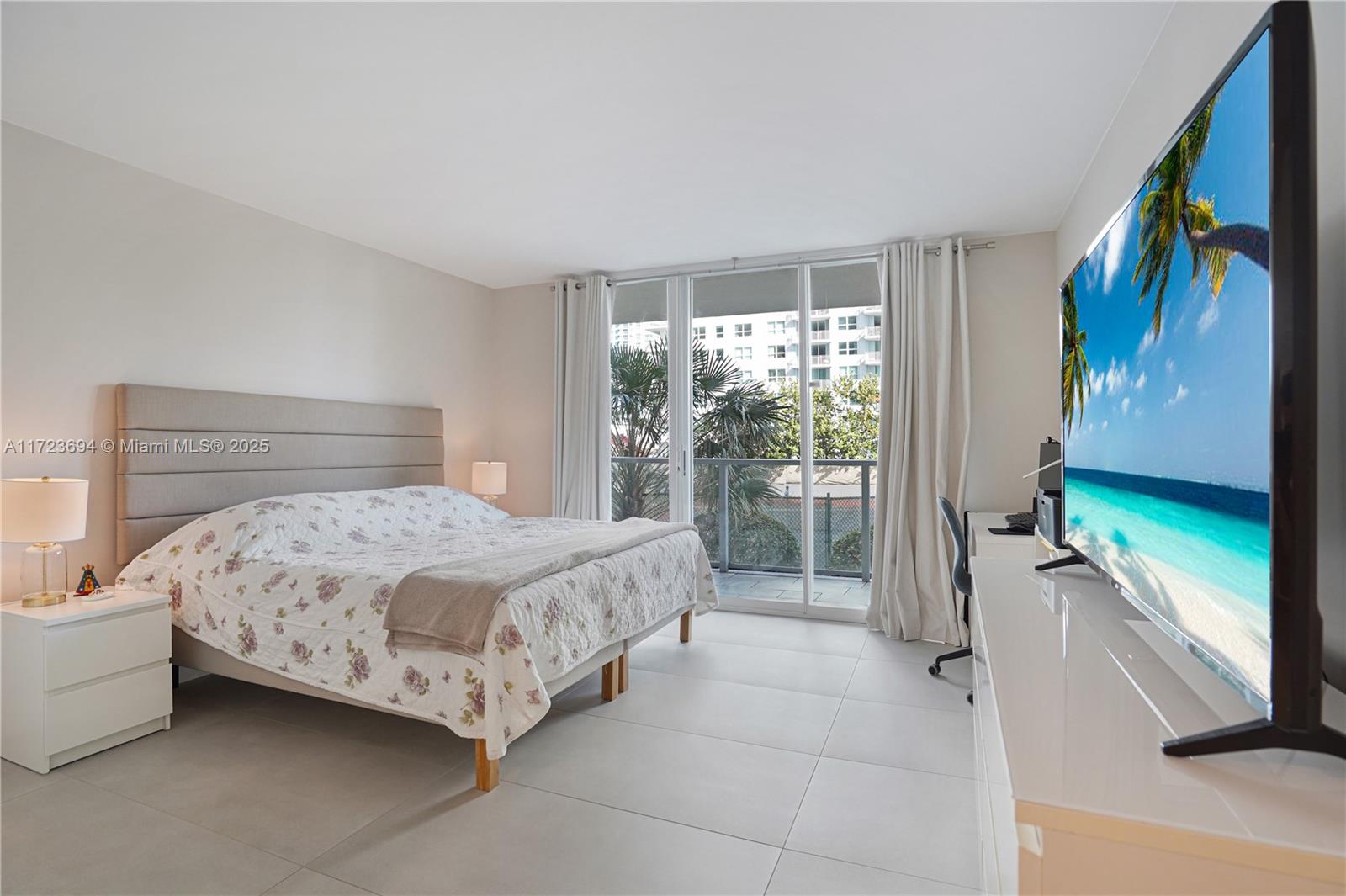 1155 Brickell Bay Dr # 704
