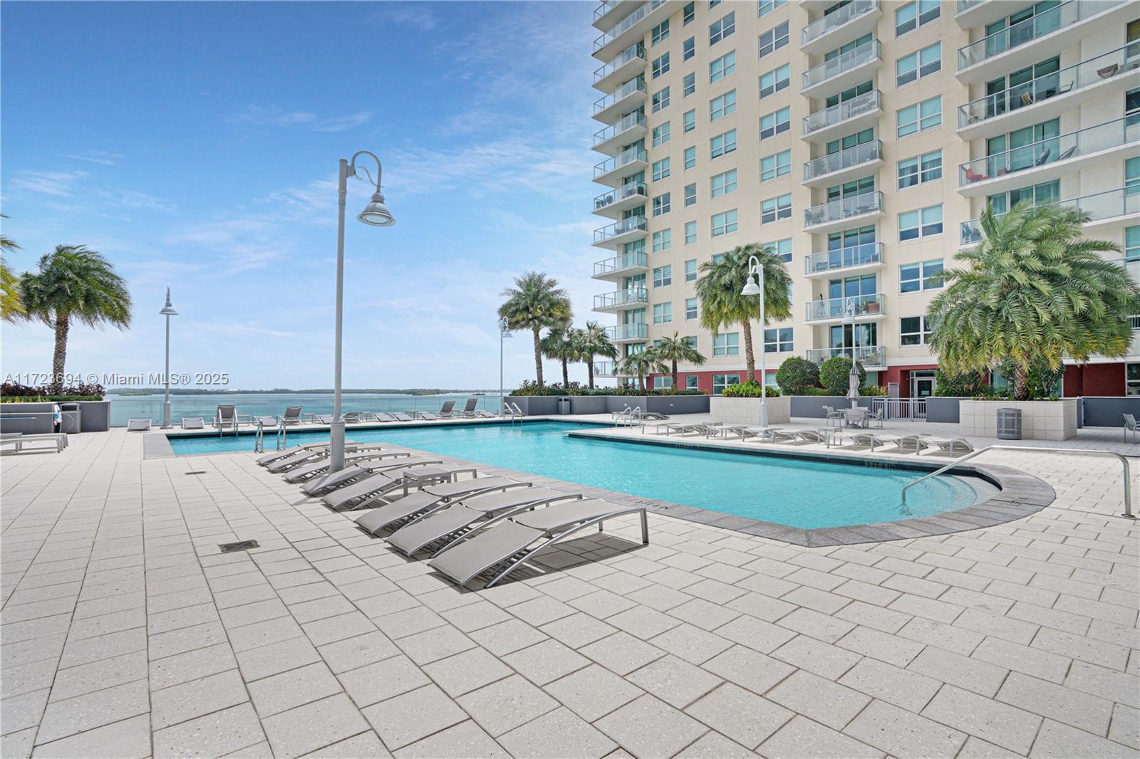 1155 Brickell Bay Dr # 704