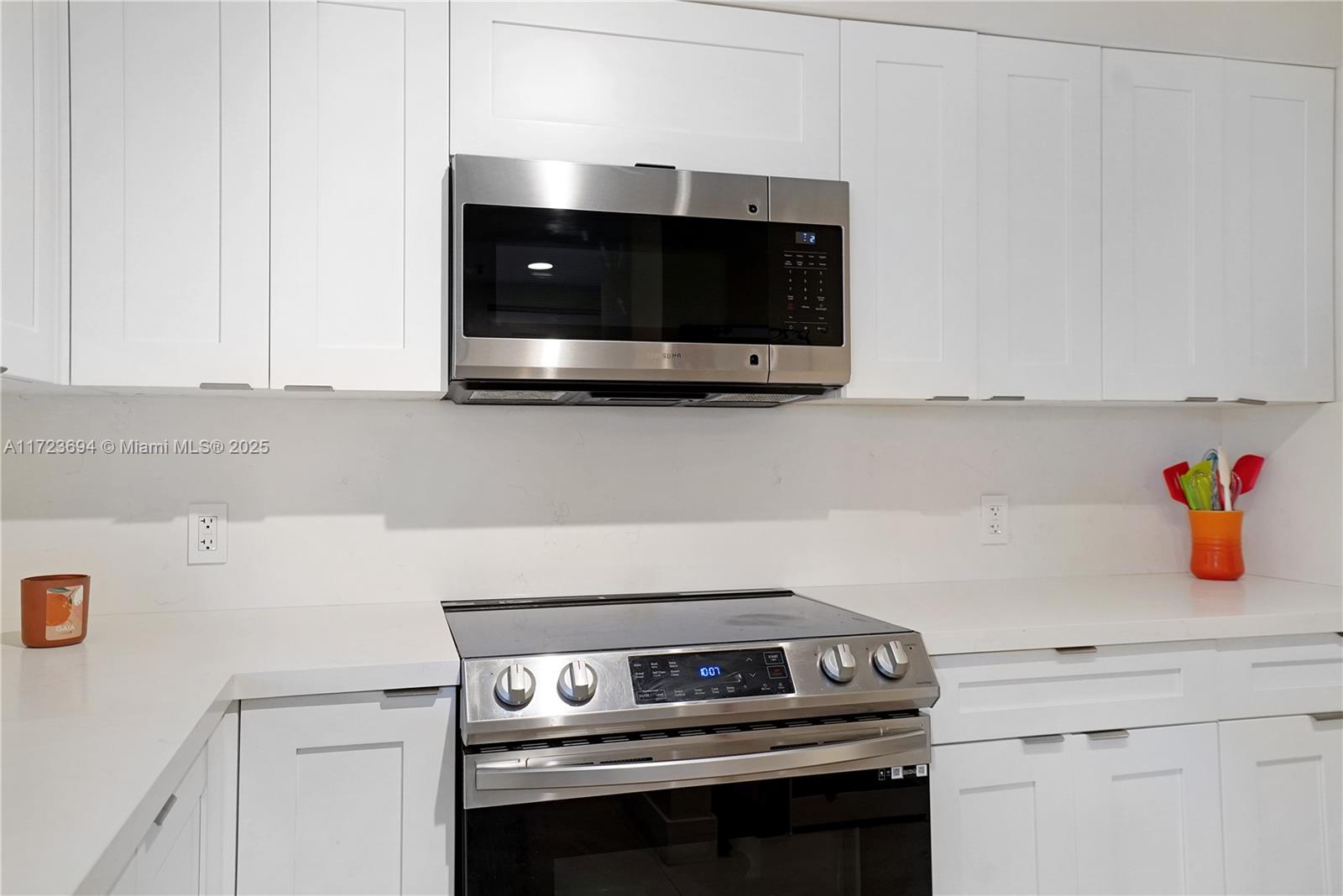 1155 Brickell Bay Dr # 704