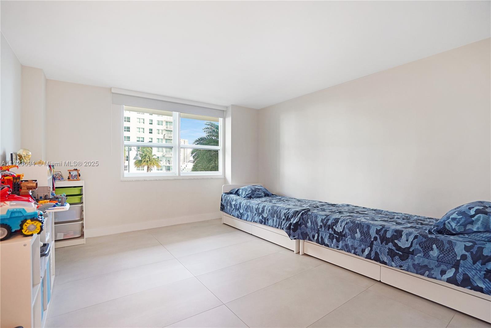 1155 Brickell Bay Dr # 704