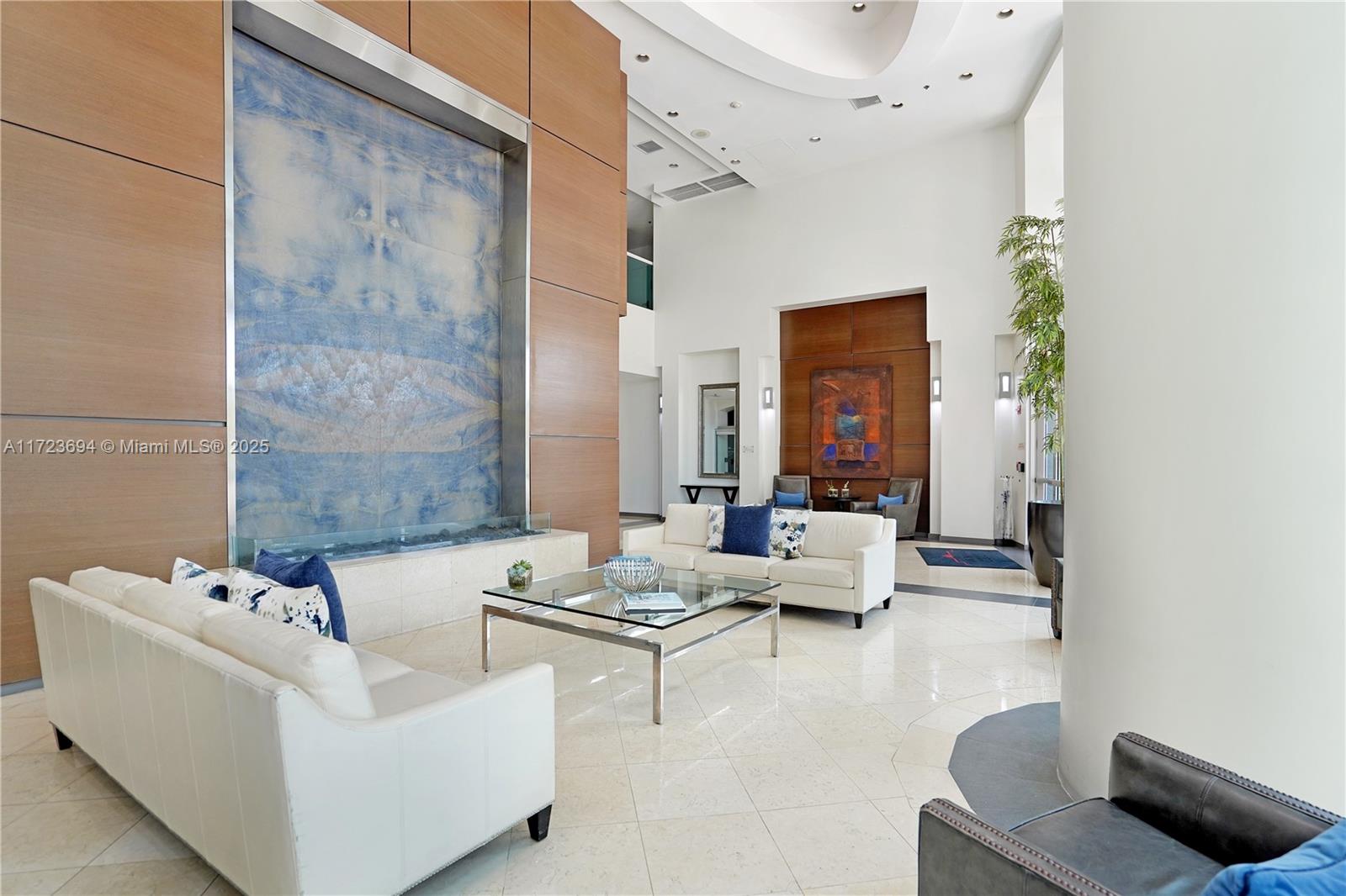 1155 Brickell Bay Dr # 704