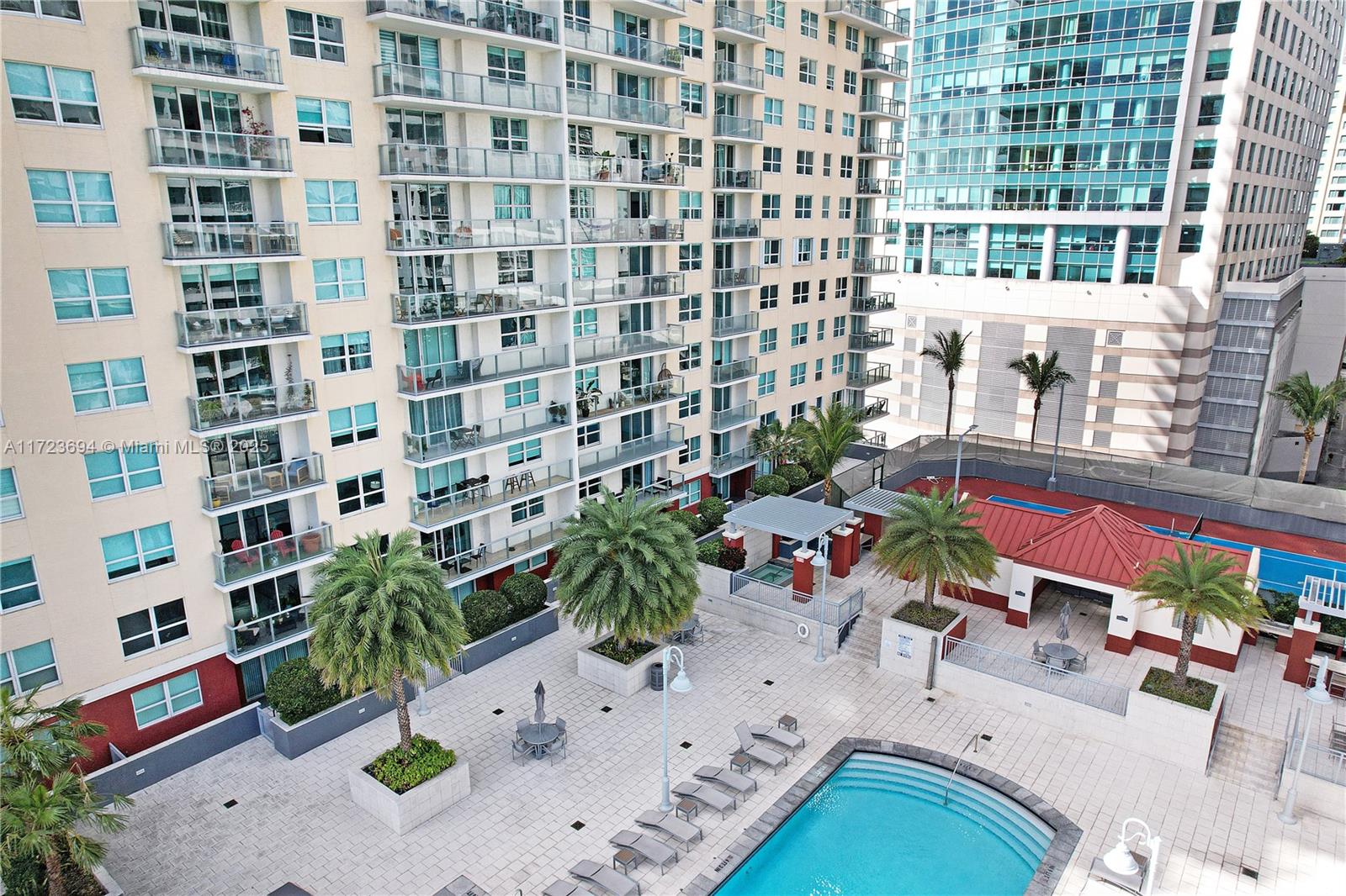 1155 Brickell Bay Dr # 704