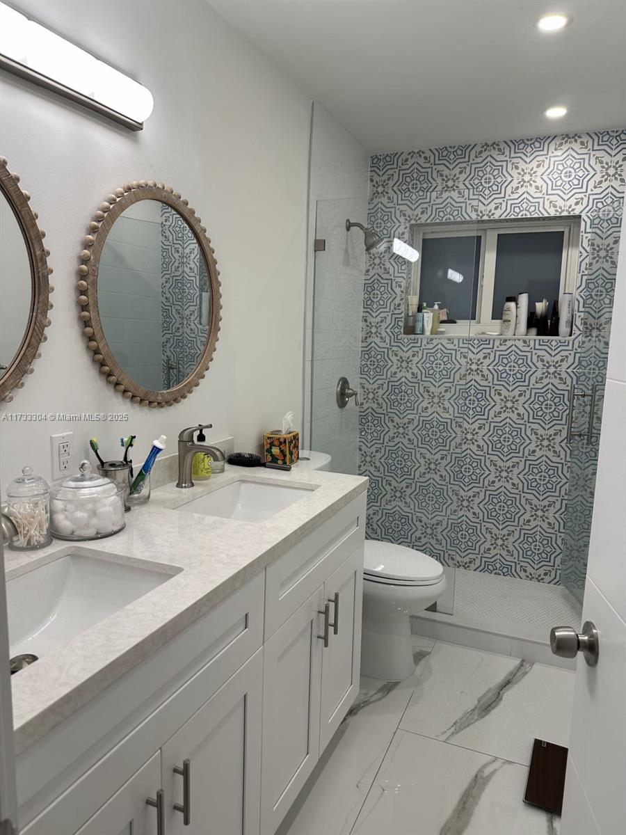 7753 SW 106th Ter Unit: -