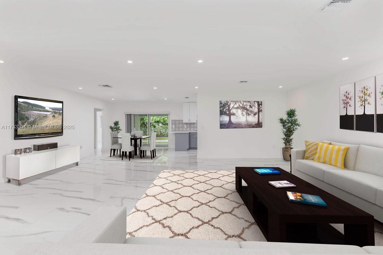 7753 SW 106th Ter Unit: -