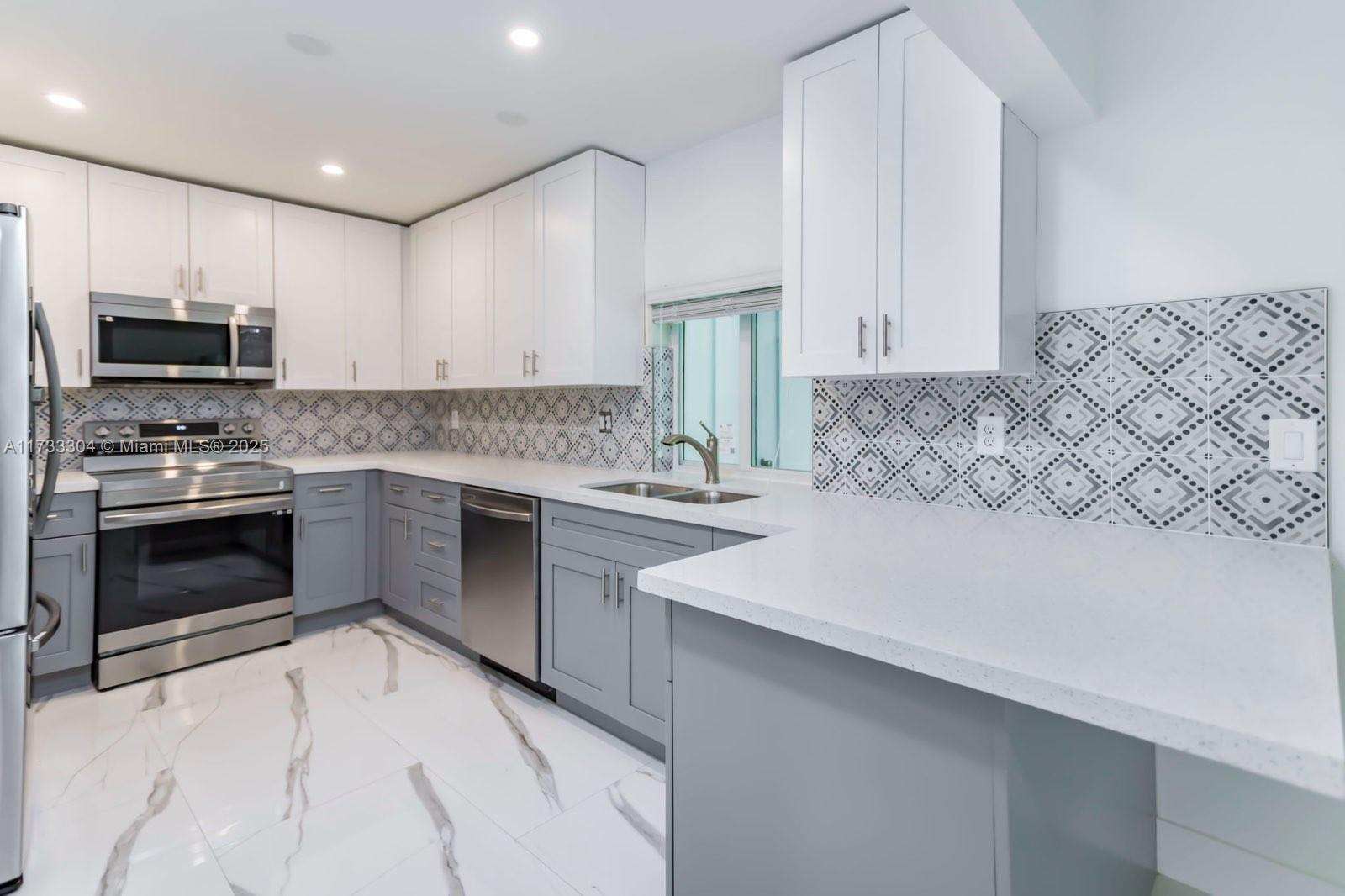 7753 SW 106th Ter Unit: -