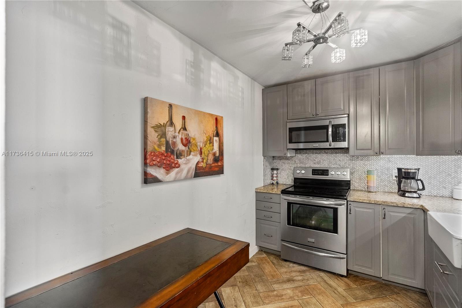 1200 NE Miami Gardens Dr Unit: 810W