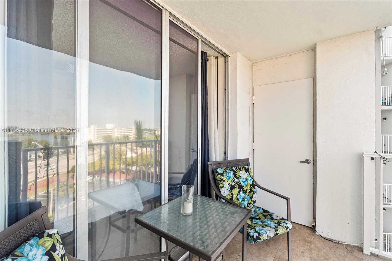 1200 NE Miami Gardens Dr Unit: 810W