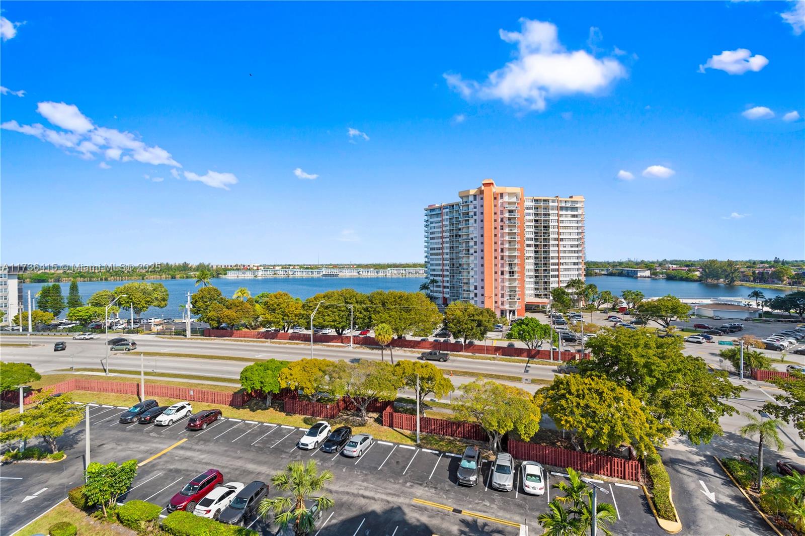 1200 NE Miami Gardens Dr Unit: 810W