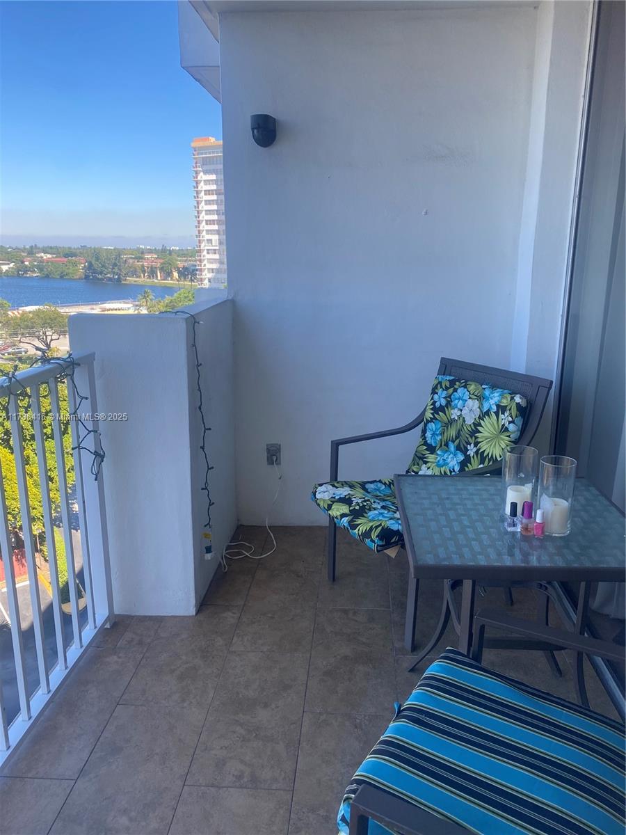 1200 NE Miami Gardens Dr Unit: 810W