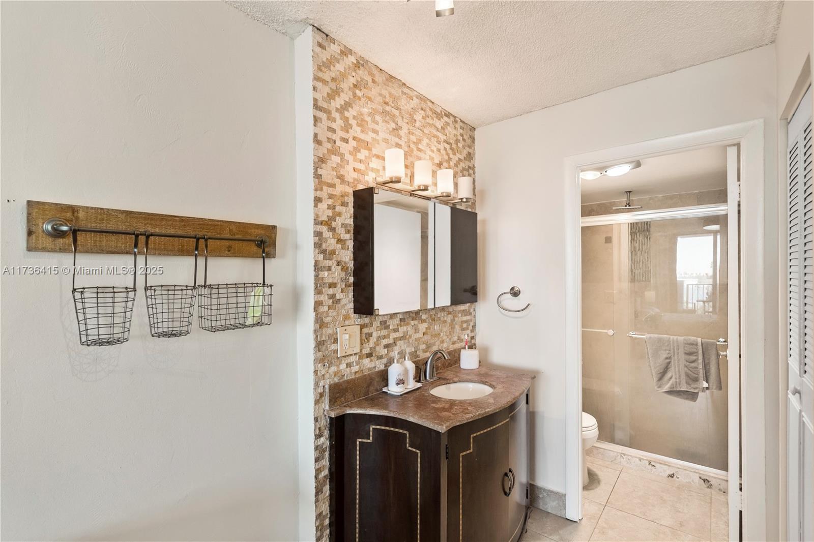 1200 NE Miami Gardens Dr Unit: 810W