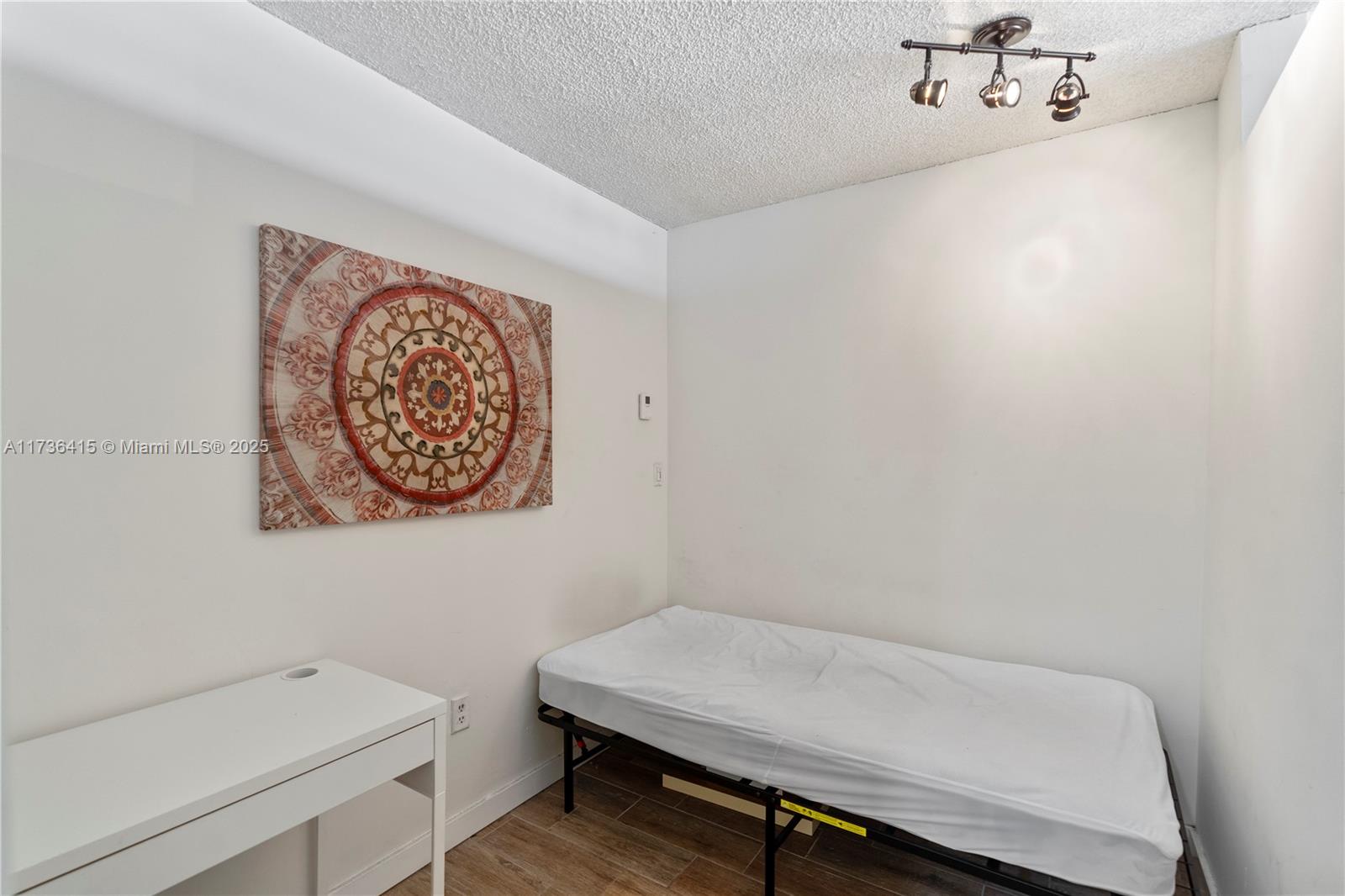 1200 NE Miami Gardens Dr Unit: 810W