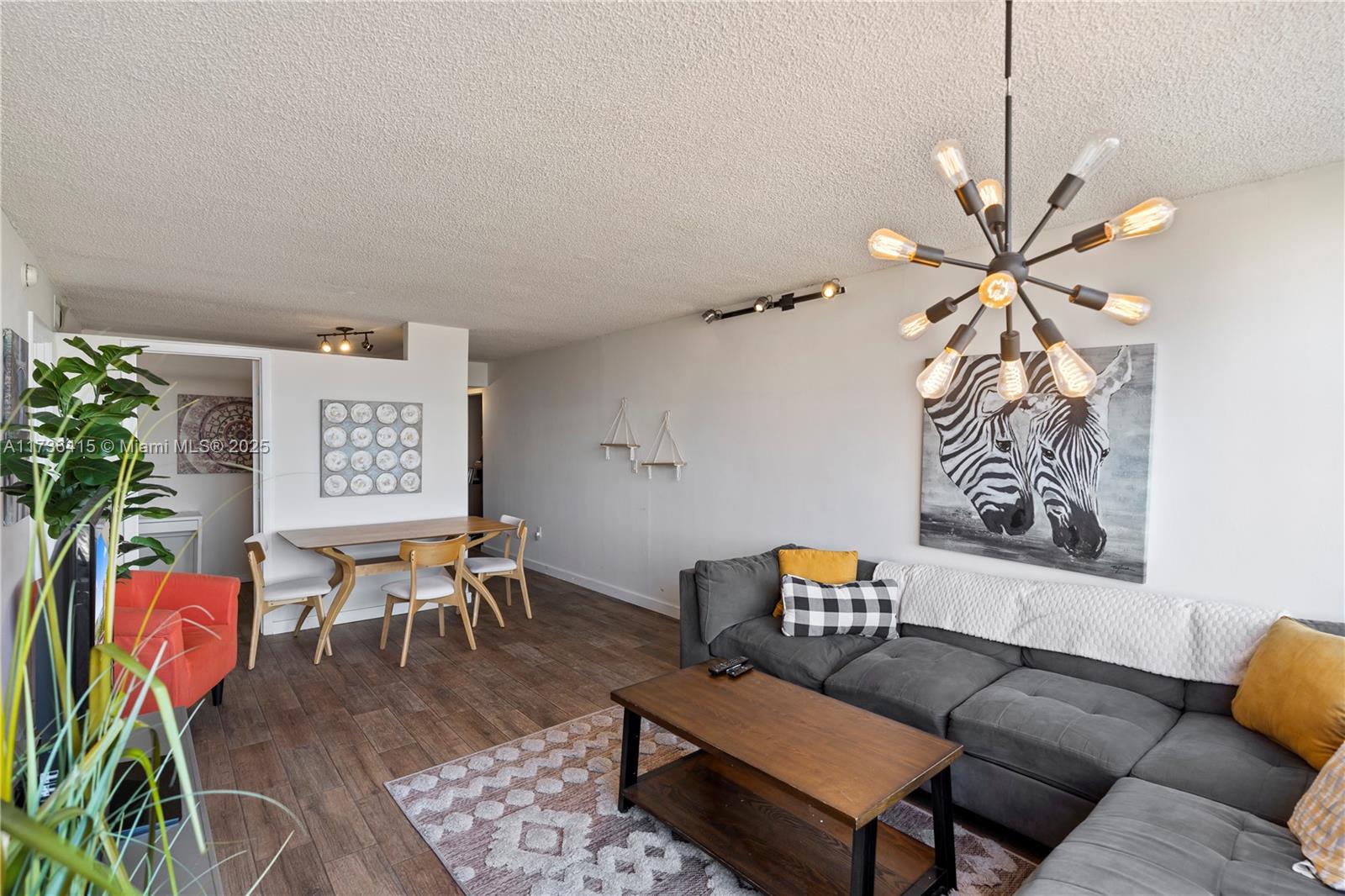1200 NE Miami Gardens Dr Unit: 810W