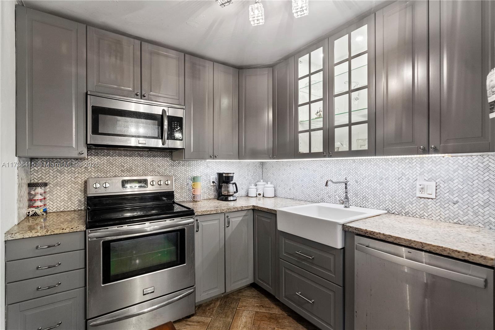 1200 NE Miami Gardens Dr Unit: 810W