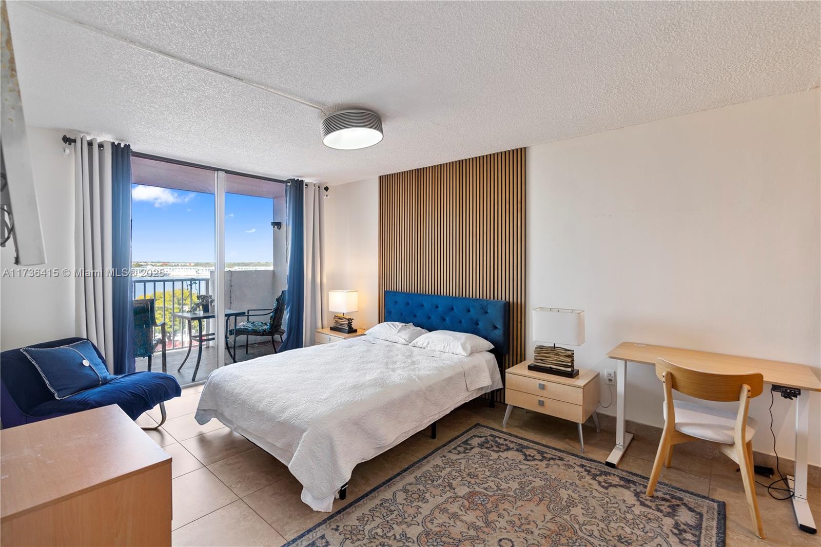 1200 NE Miami Gardens Dr Unit: 810W