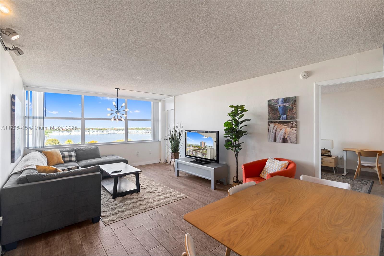 1200 NE Miami Gardens Dr Unit: 810W