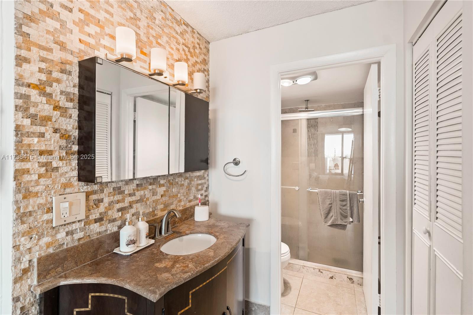 1200 NE Miami Gardens Dr Unit: 810W