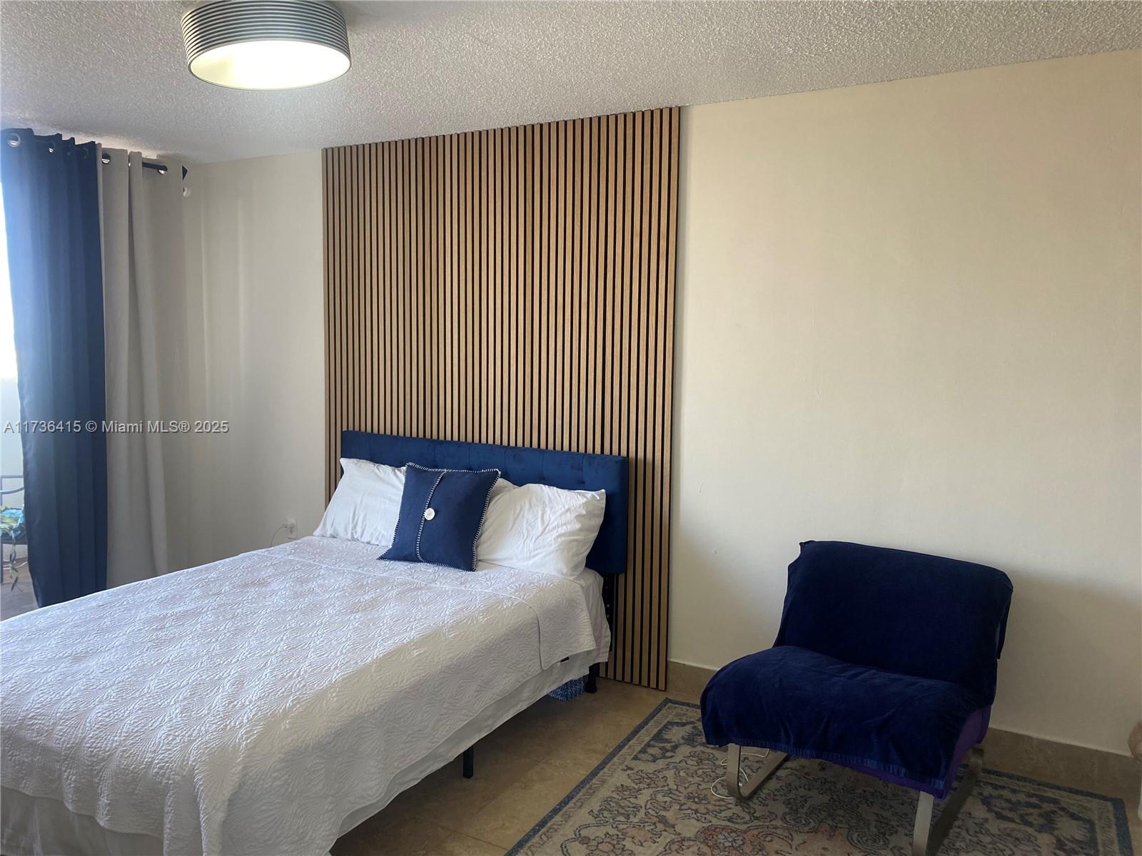 1200 NE Miami Gardens Dr Unit: 810W
