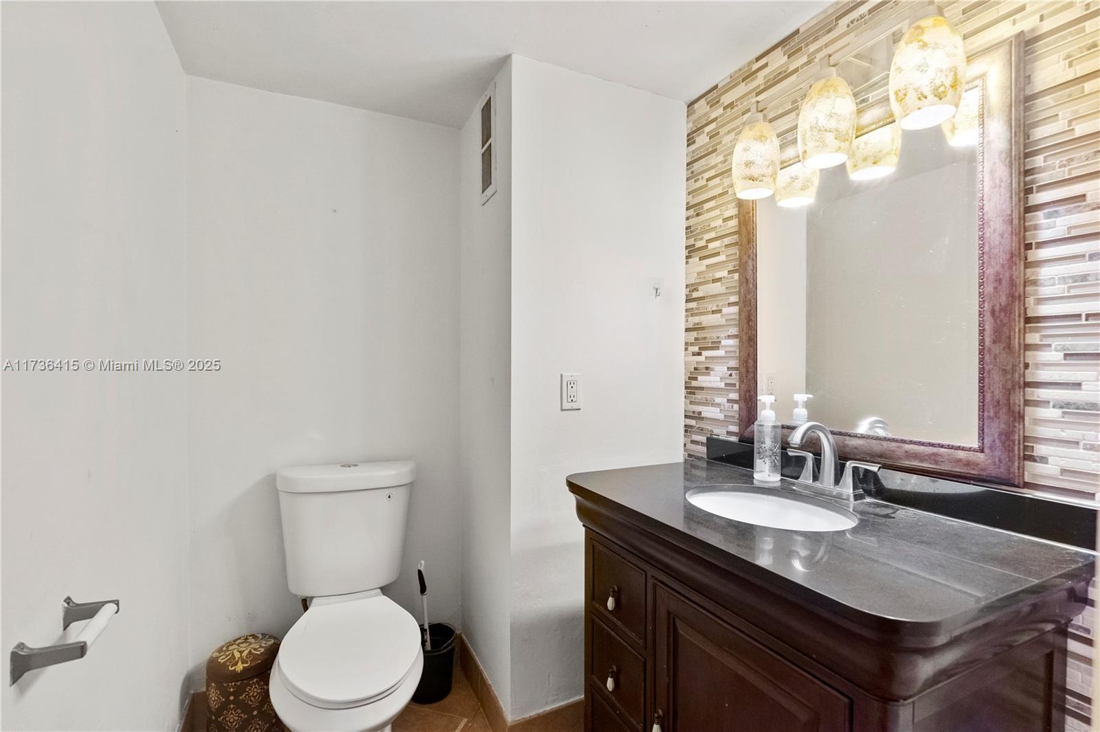 1200 NE Miami Gardens Dr Unit: 810W