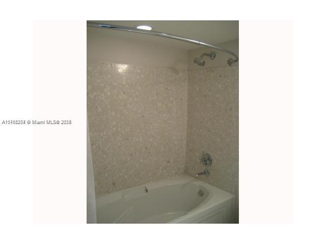 185 SW 7th St # 3114