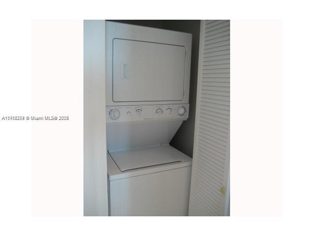 185 SW 7th St # 3114