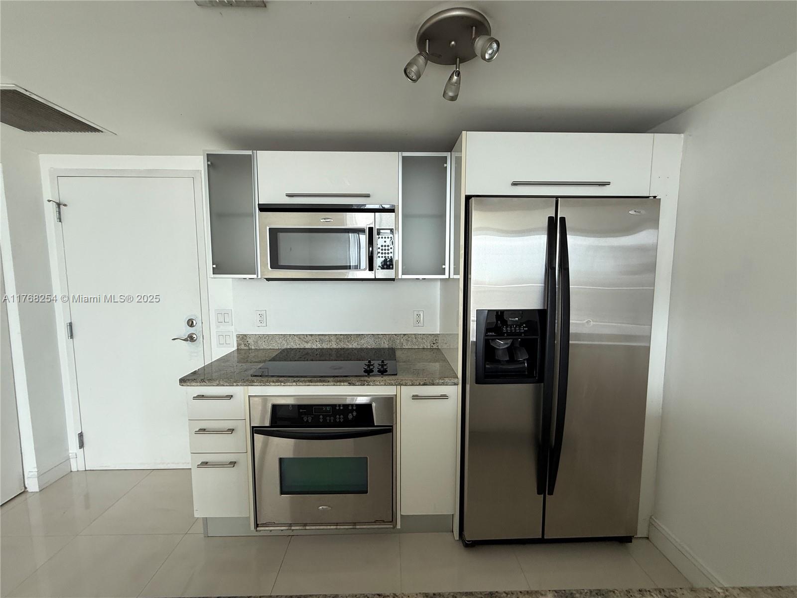 185 SW 7th St # 3114