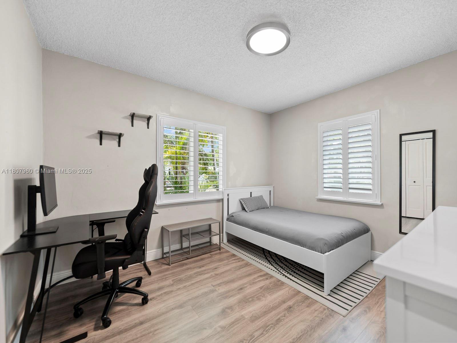 5930 SW 13th Ter