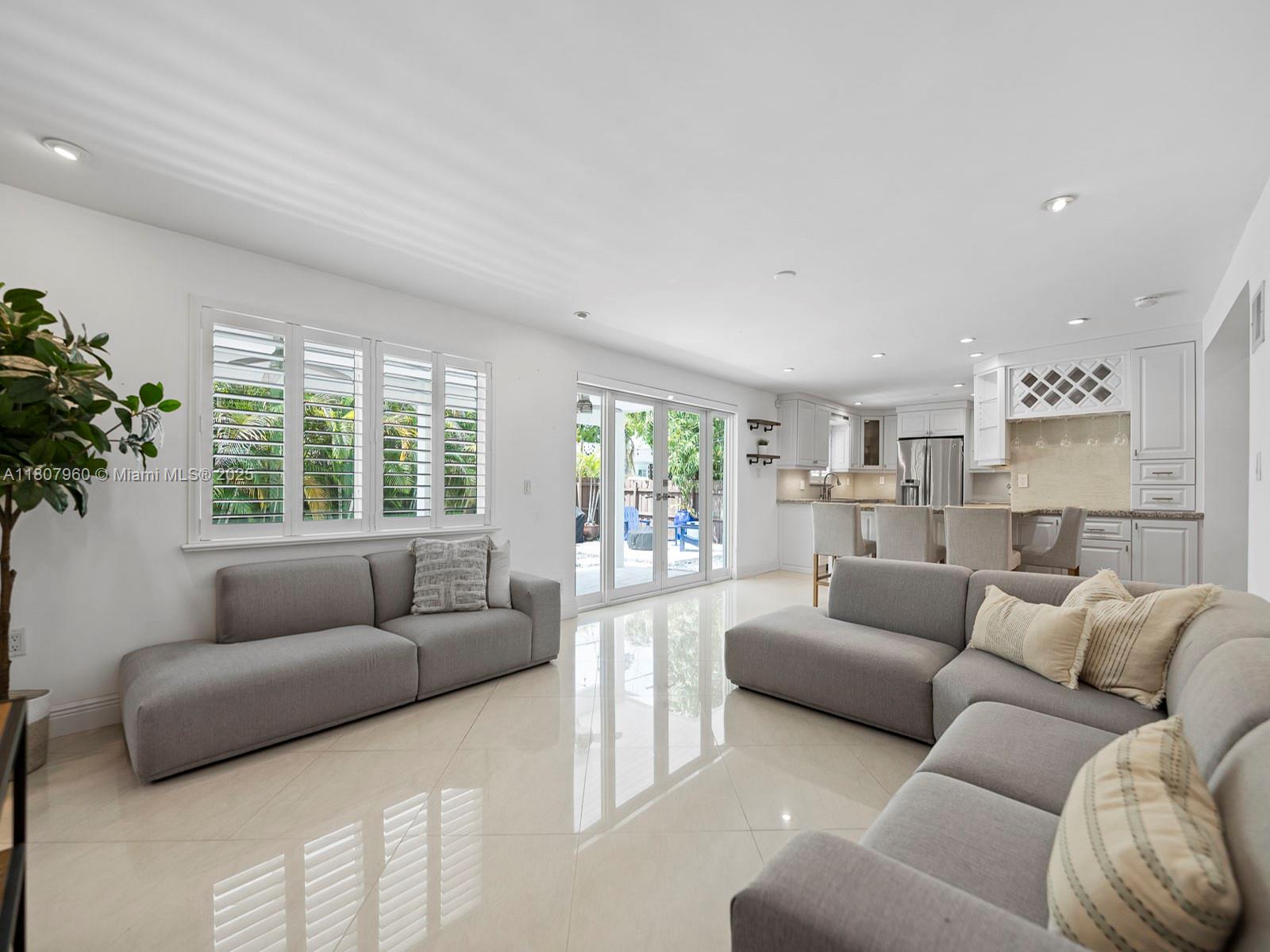 5930 SW 13th Ter