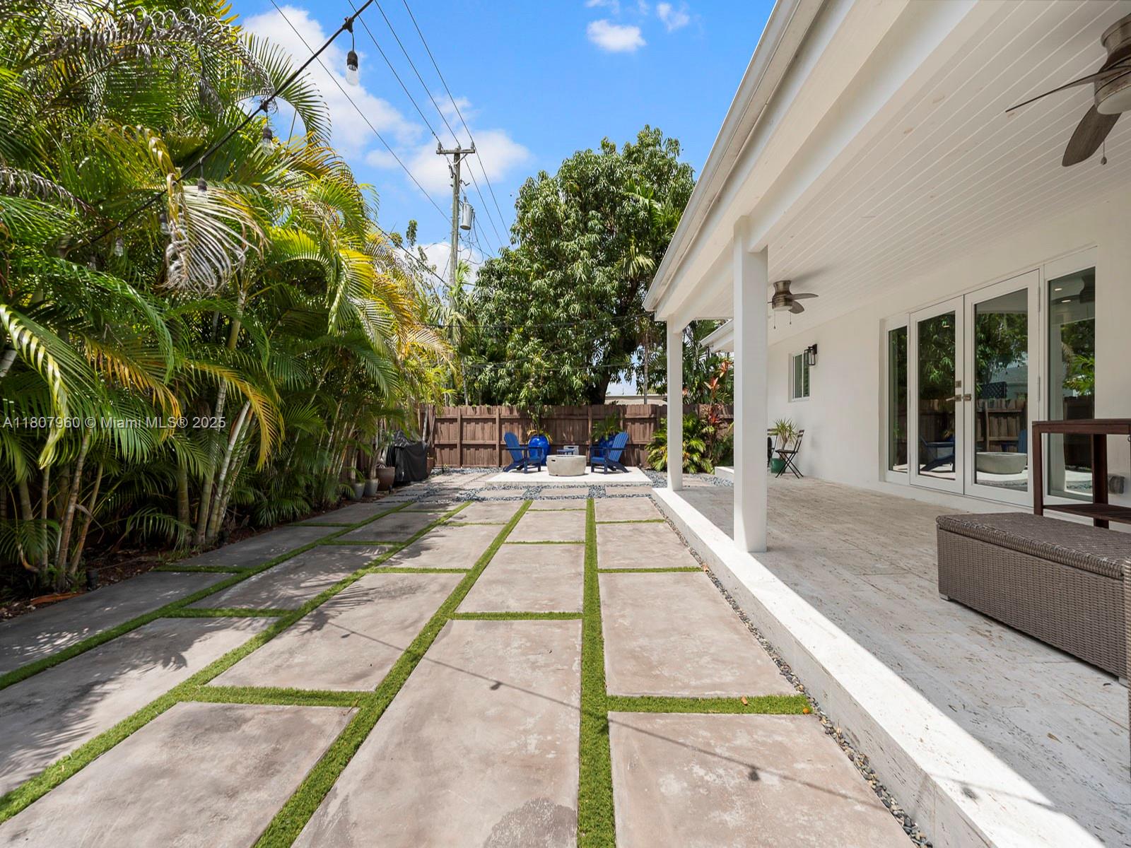 5930 SW 13th Ter