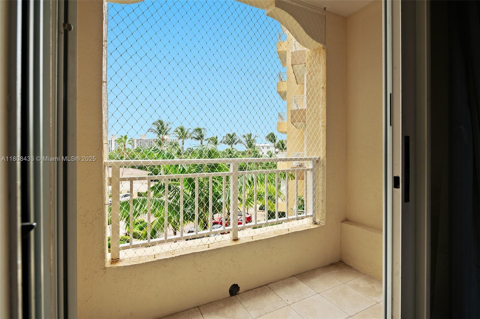 765 Crandon Blvd # 407