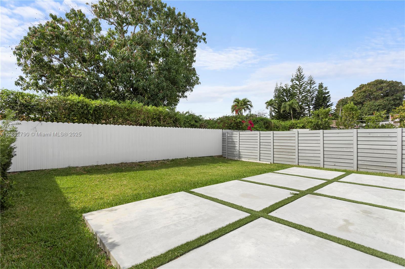 2320 SW 14th St