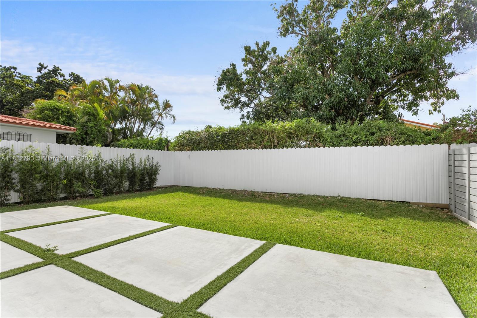 2320 SW 14th St