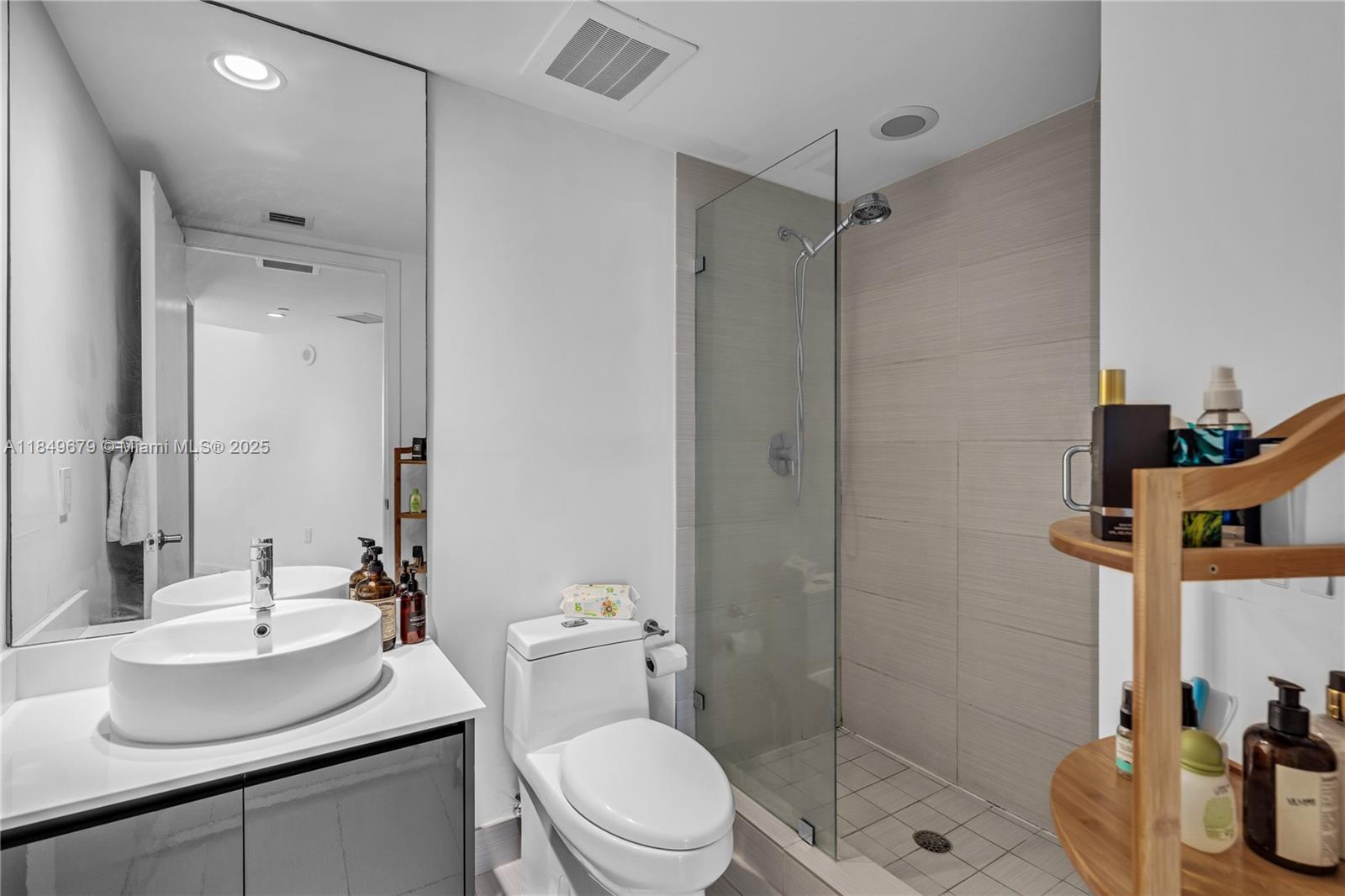 31 SE 6th St # 702
