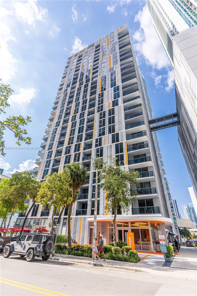 31 SE 6th St # 702