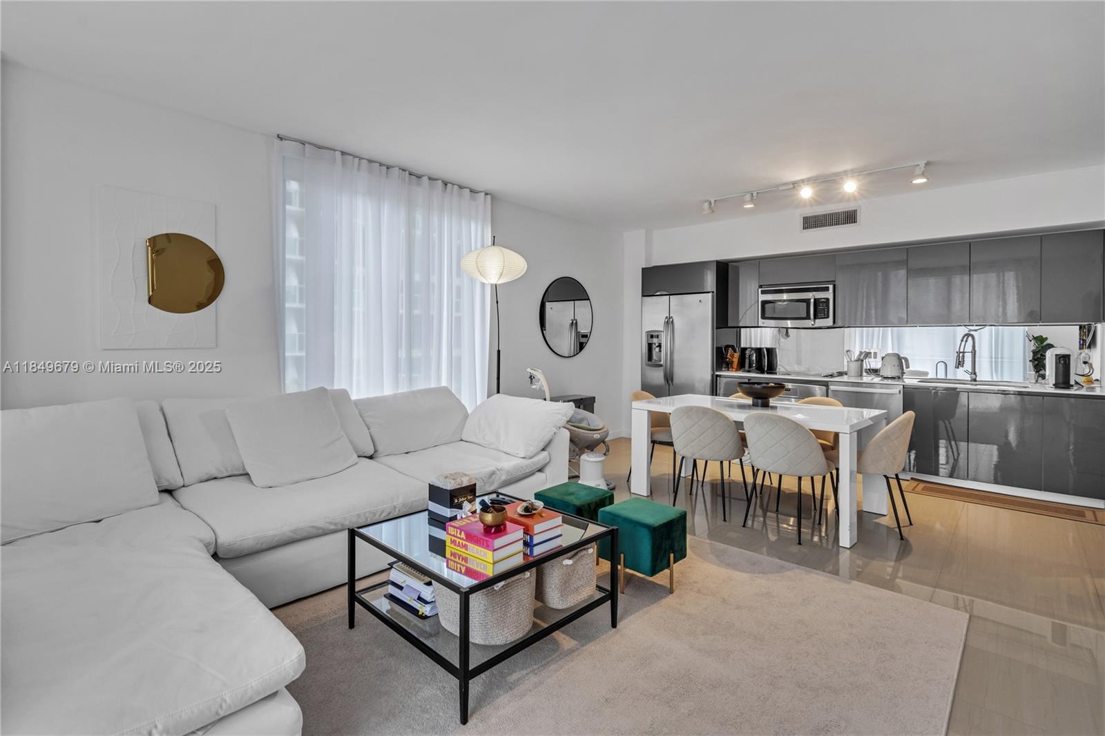 31 SE 6th St # 702