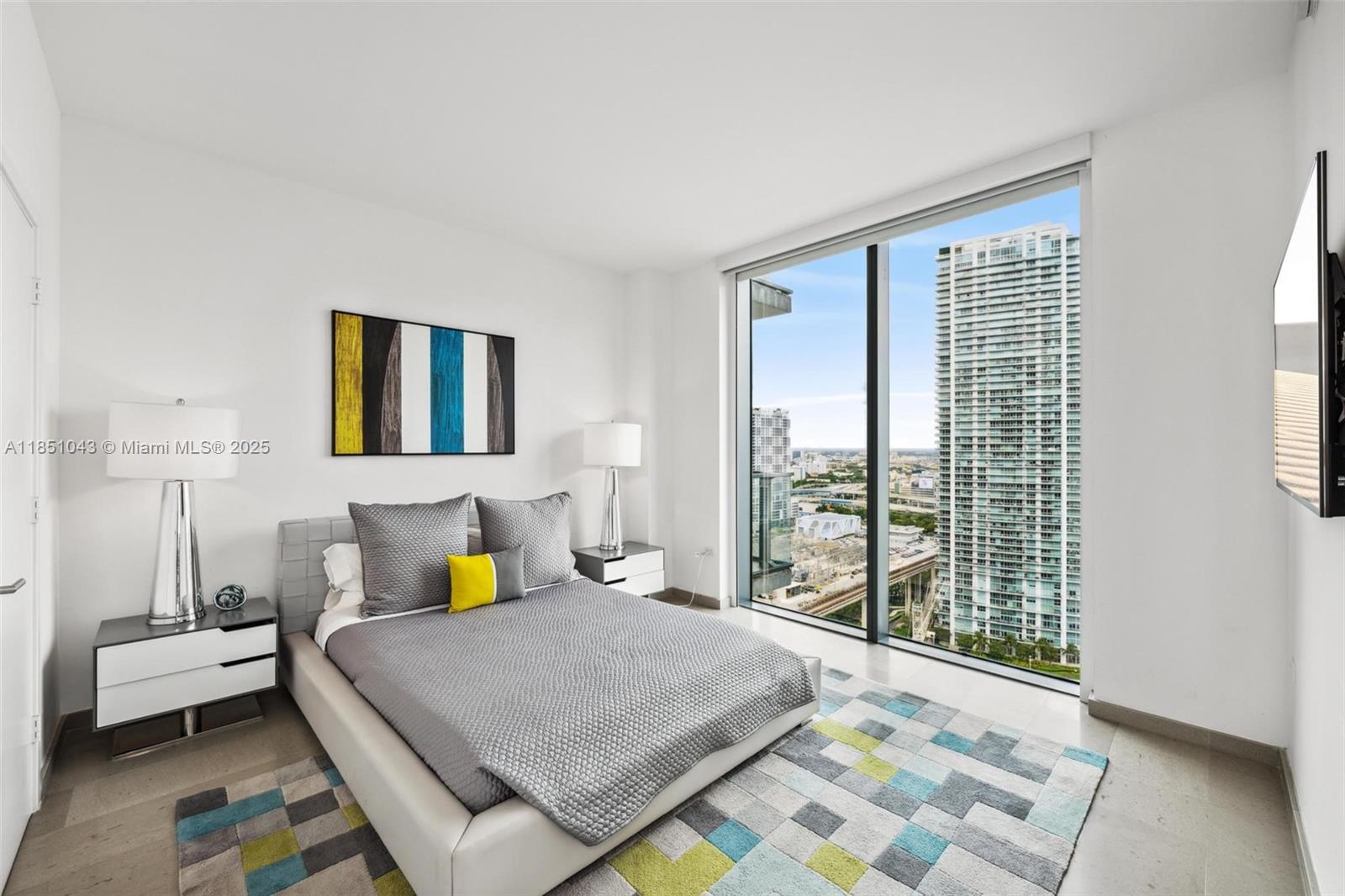 88 SW 7th St # 2111