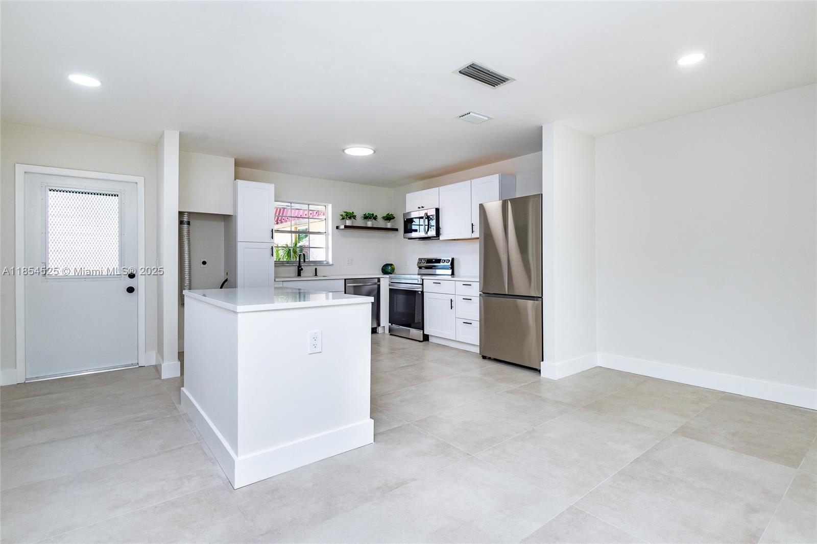 846 Salem Ln