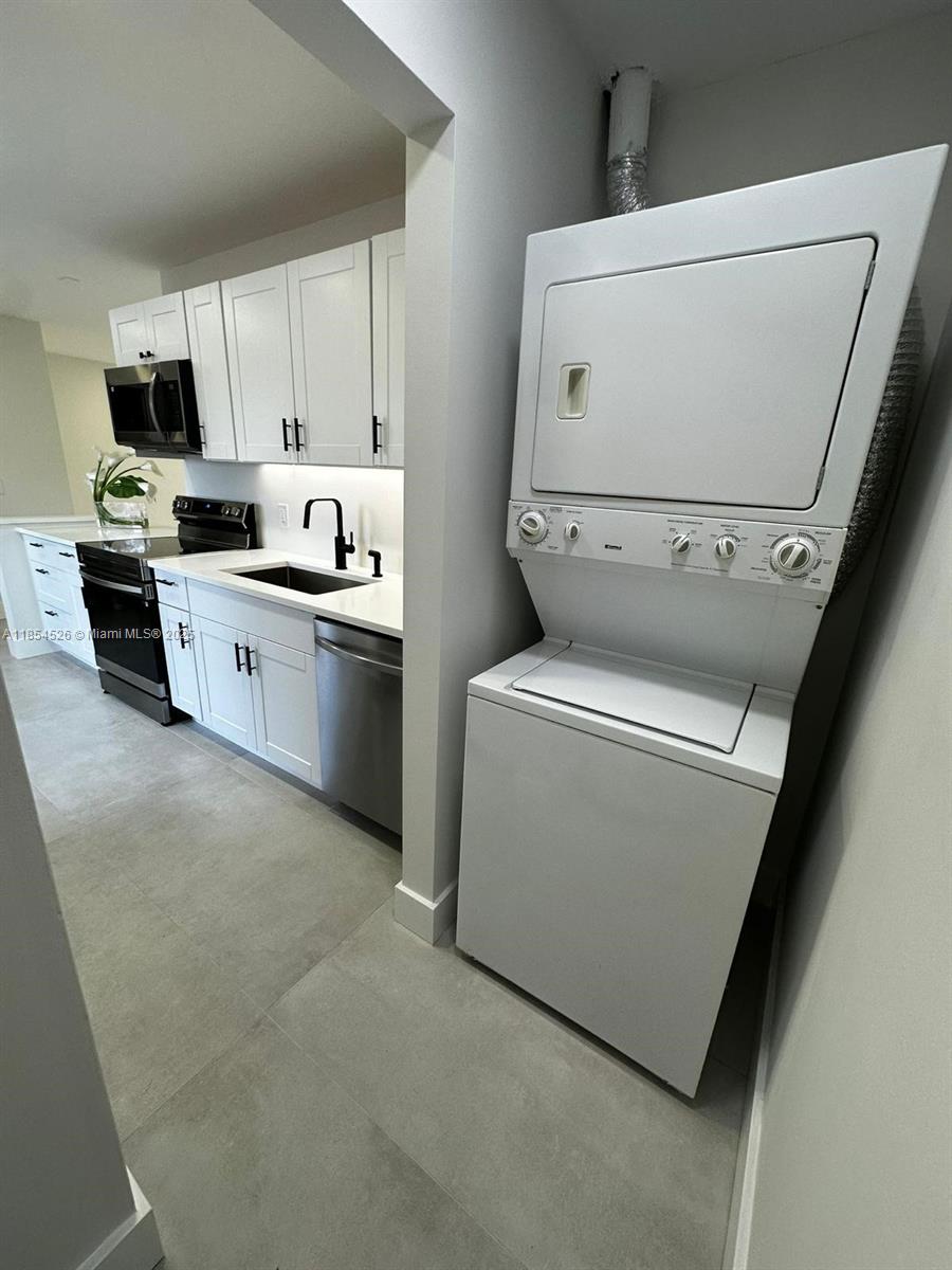 316 Cape Cod Cir # B