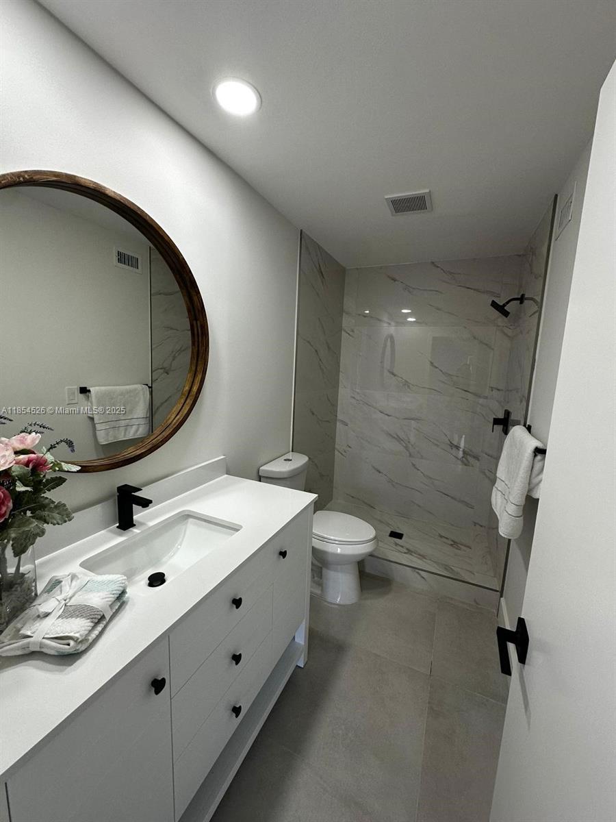 316 Cape Cod Cir # B