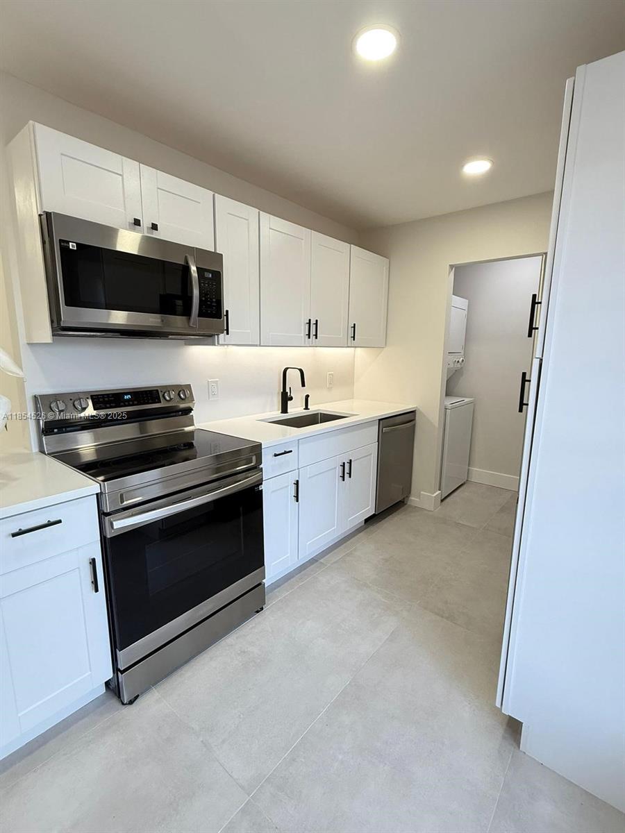 316 Cape Cod Cir # B