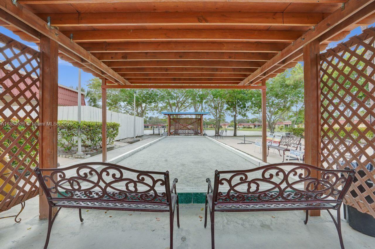 316 Cape Cod Cir # B