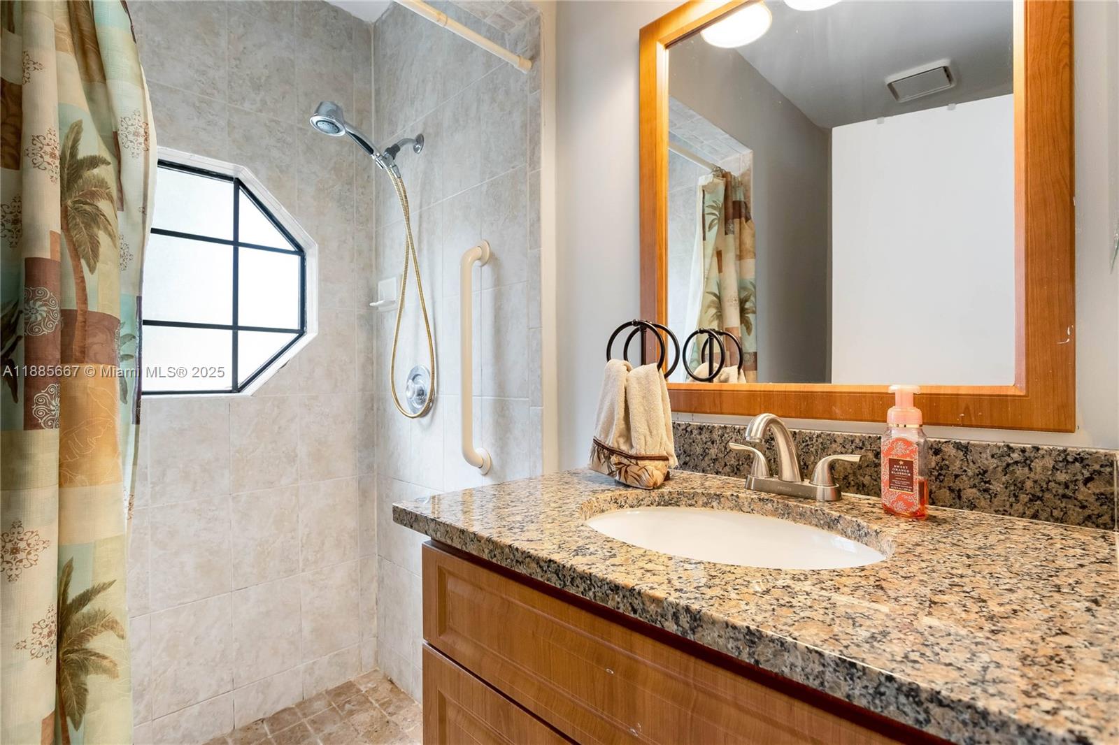 470 NW 38th Ave